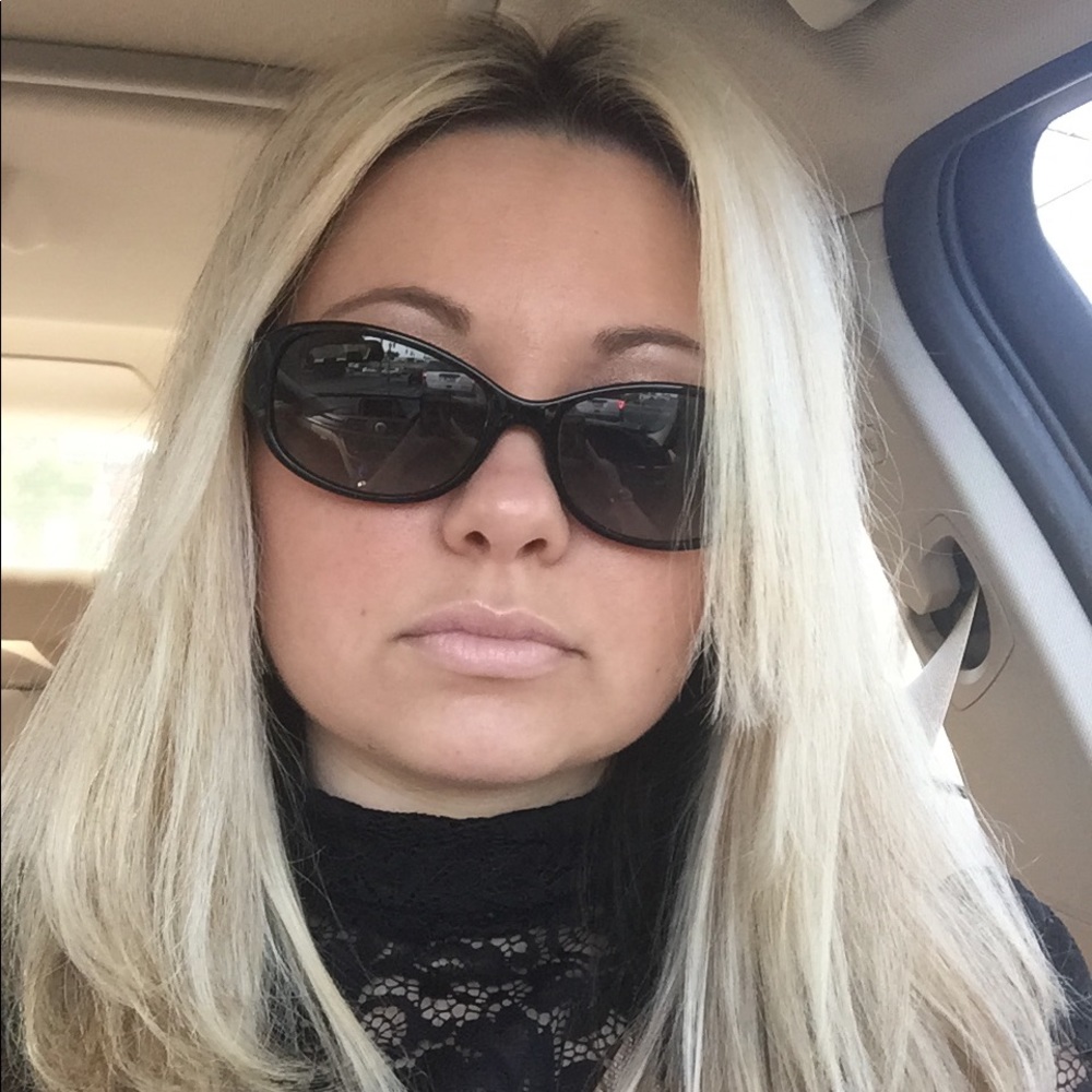 Meet your Posher, Nicole